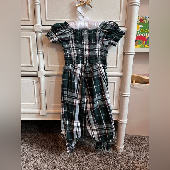 Smocked romper with bubble sleeves/one piece - Picture 2 of 3